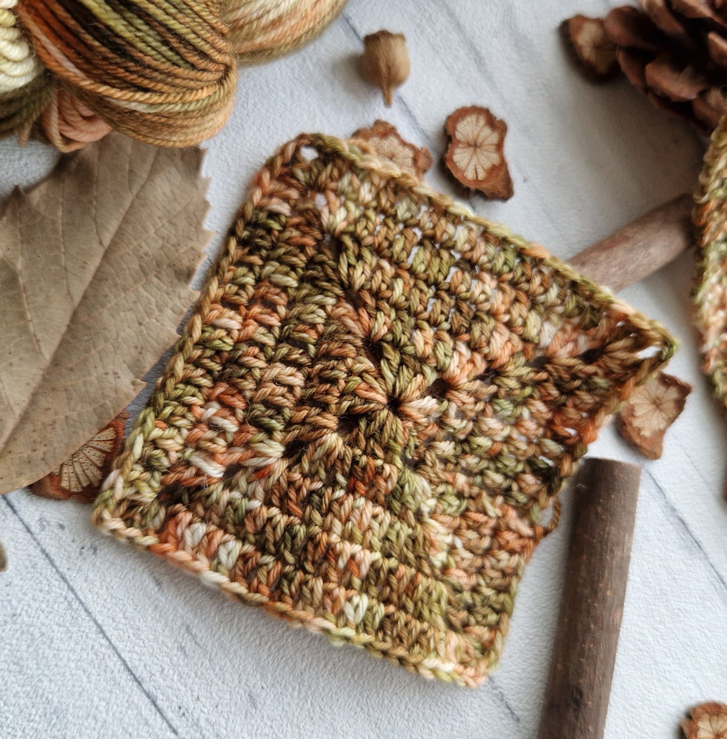 Leaf Pile - Classic DK