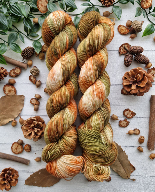 Leaf Pile - Classic DK
