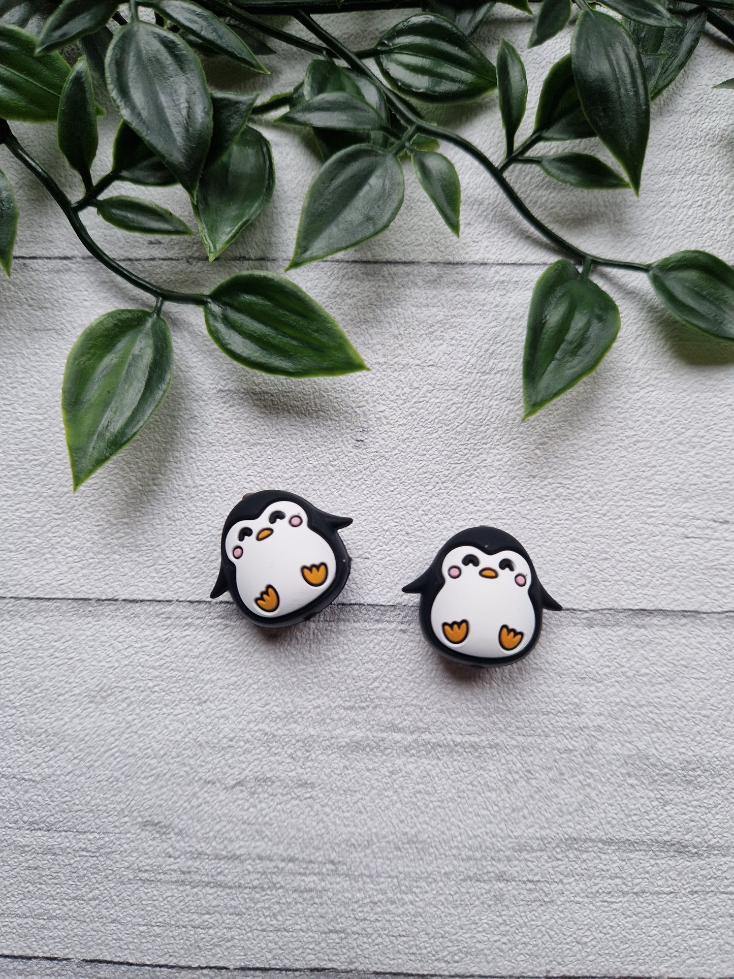 Happy Penguin Needle Stoppers