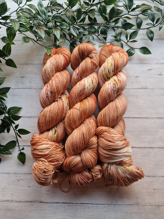 Amber Leaves - Classic Sock