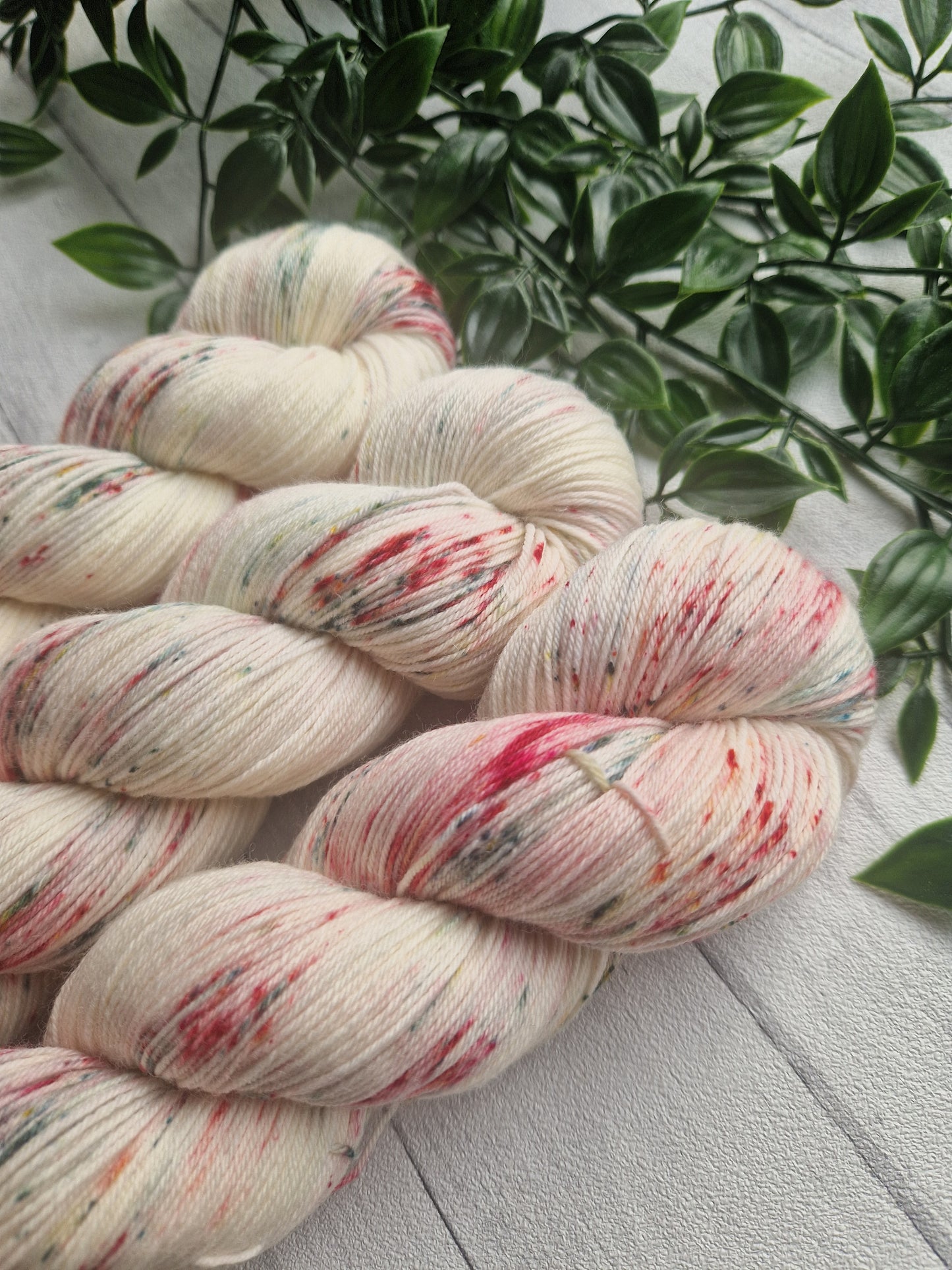 Snow Berries - Classic Sock